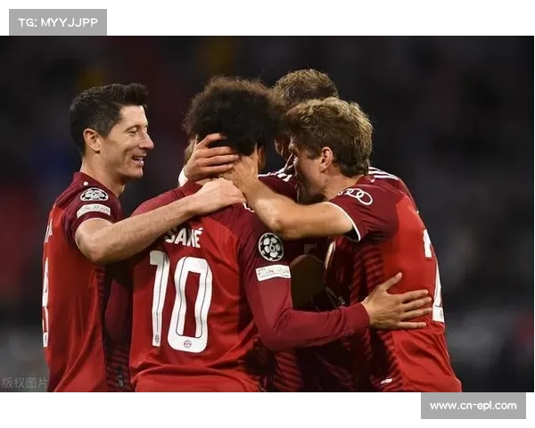 拜仁慕尼黑vs科隆，莱万复出半场即梅开二度