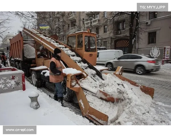 暴风雪致学校停课，青少年足球活动延期